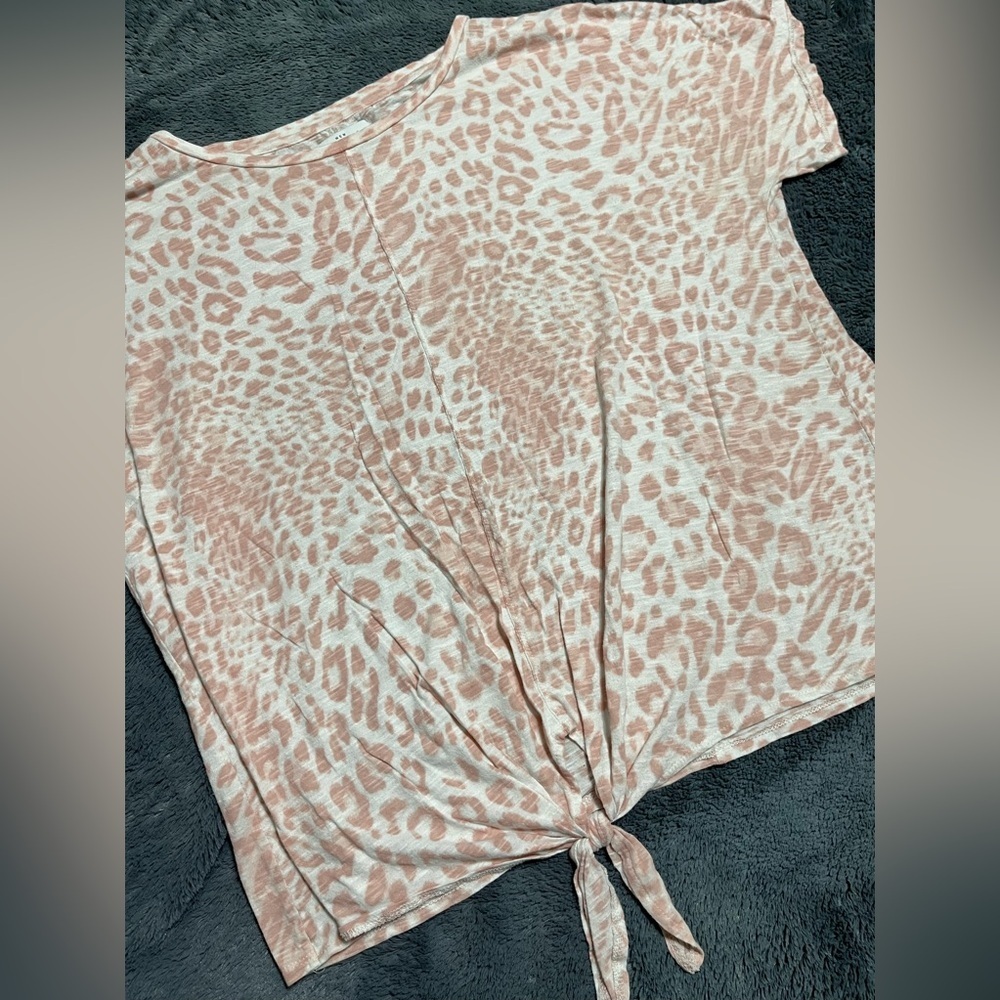 New Direction women’s tie hem blouse
